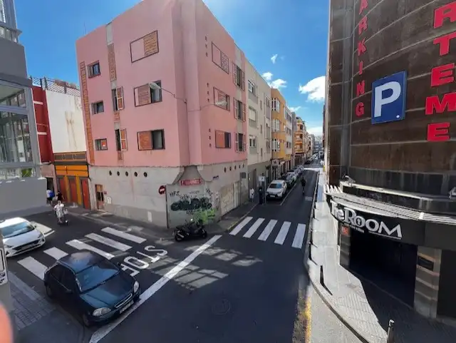 Vista exterior de Pis de lloguer en Las Palmas de Gran Canaria amb Moblat, Rentadora i Balcó