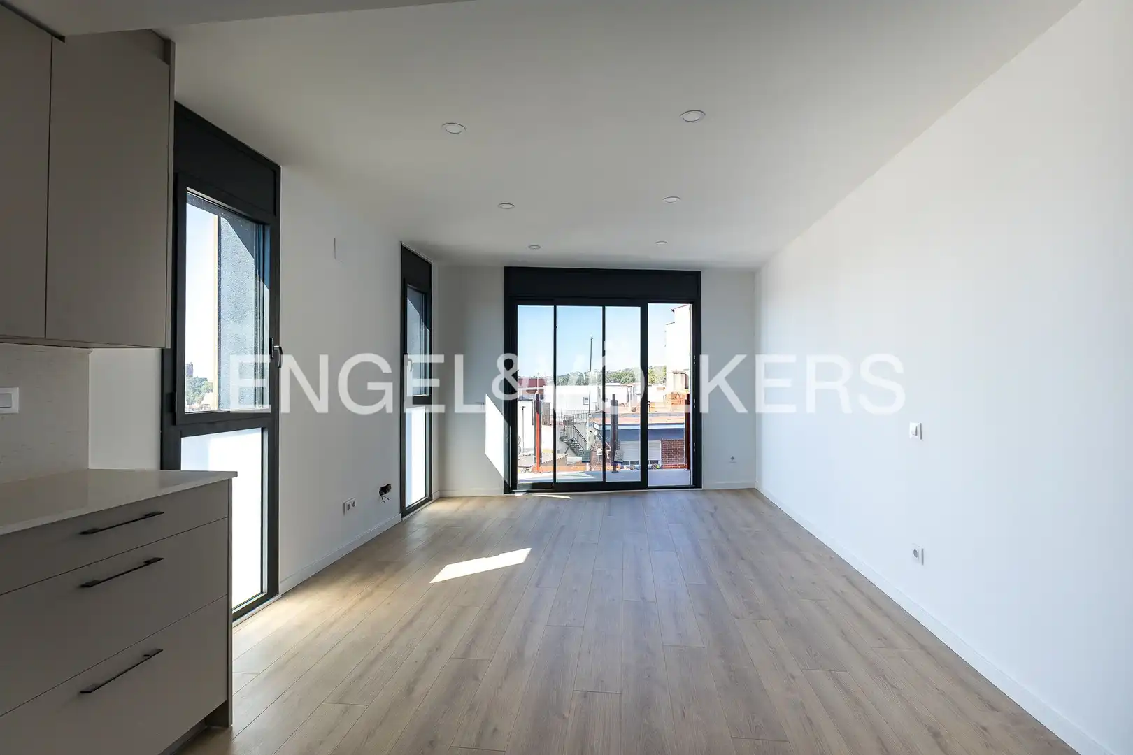 Living room of Flat for sale in Castelldefels  with Air Conditioner, Heating and Parquet flooring
