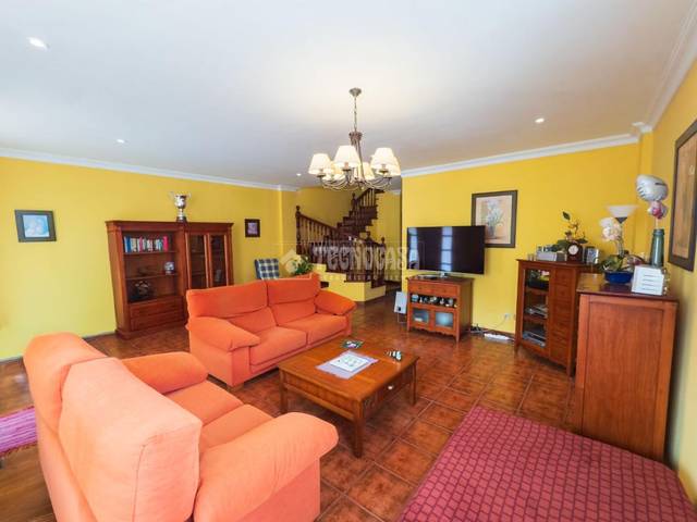 Casa-chalet en Venta en Centro