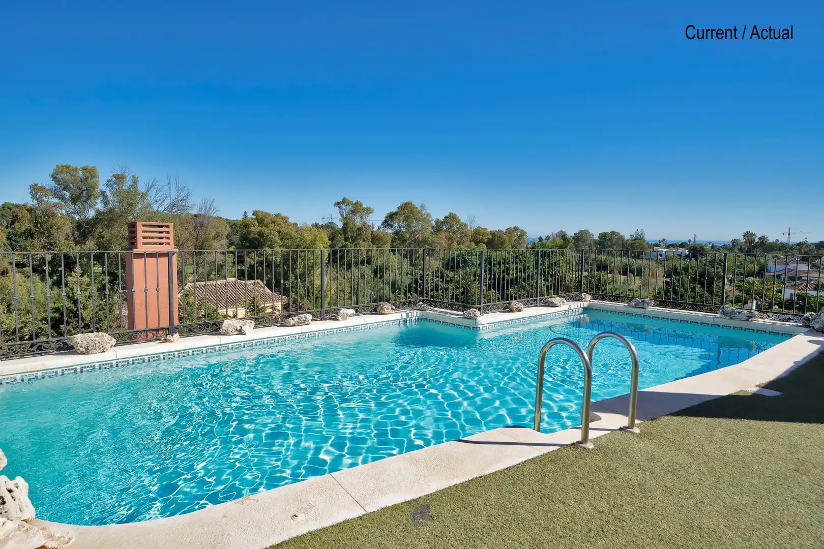 Schwimmbecken von Maisonette zum Verkauf in Marbella mit Klimaanlage, Heizung und Terrasse