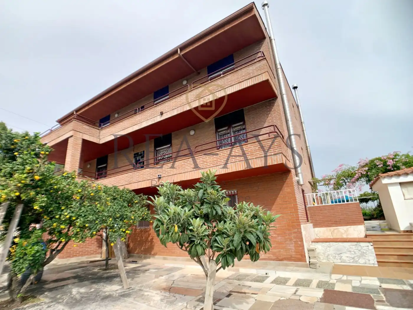 Vista exterior de Casa o chalet en venta en Vallirana con Jardín privado, Terraza y Trastero