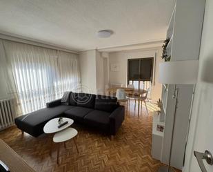 Sala d'estar de Pis de lloguer en Salamanca Capital amb Calefacció, Moblat i Balcó