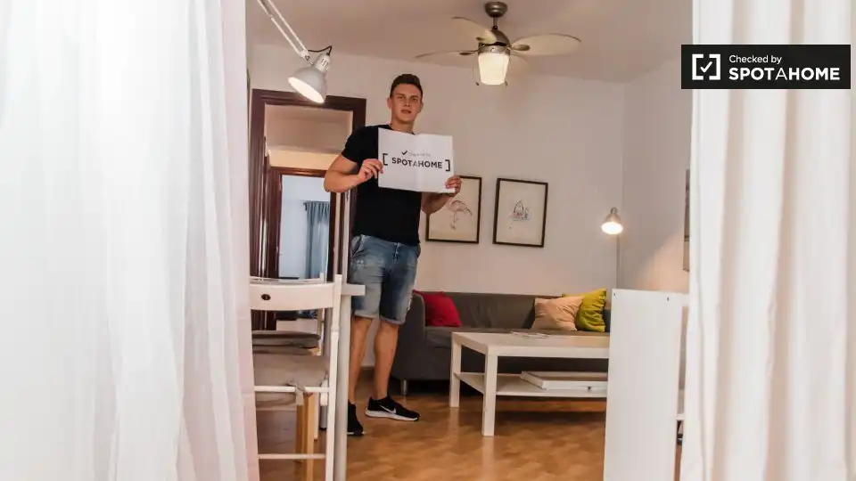 Sala d'estar de Pis de lloguer en Valencia amb Aire condicionat, Calefacció i Moblat