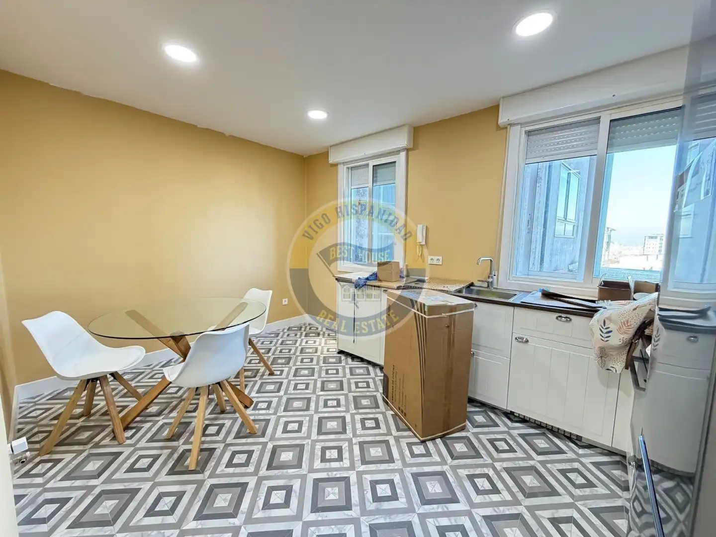 Piso de alquiler en Vigo  con Calefacción, Parquet y Amueblado