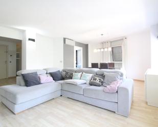 Sala d'estar de Dúplex en venda en Figueres amb Calefacció i Terrassa