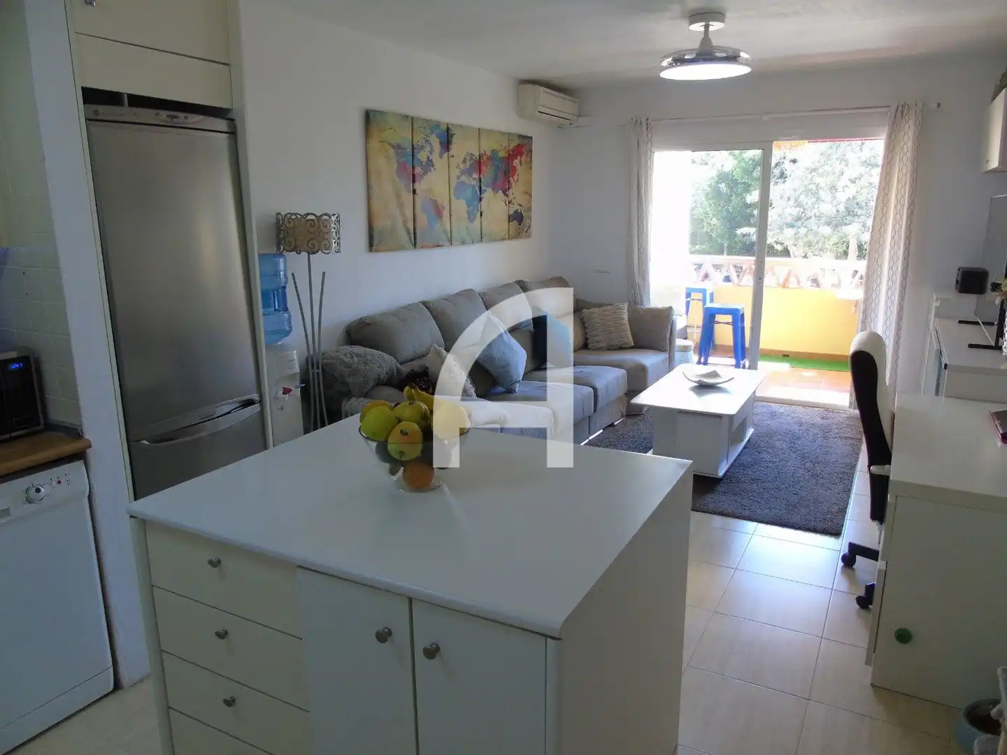 Sala de estar de Piso en venta en Fuengirola con Aire acondicionado, Calefacción y Terraza