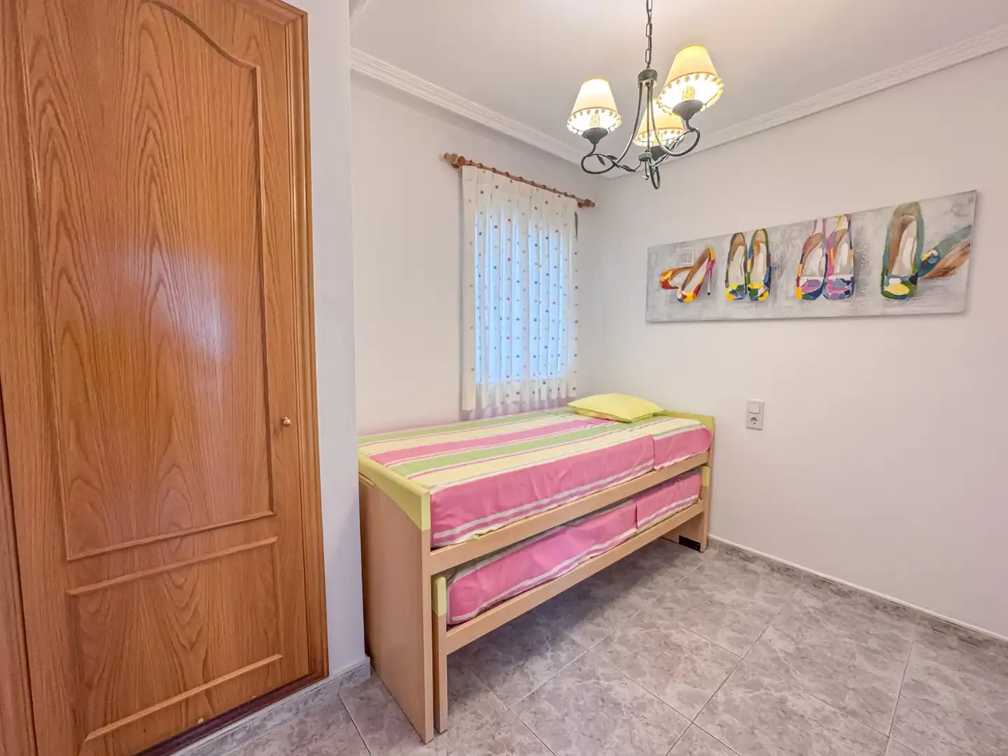 Habitación de Apartamento de alquiler en Santa Pola con Terraza, Piscina y Amueblado