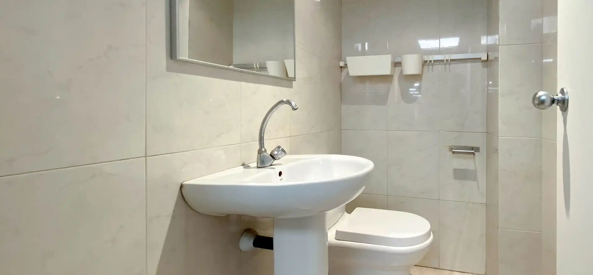 Baño de Oficina de alquiler en Barcelona con Aire acondicionado y Calefacción