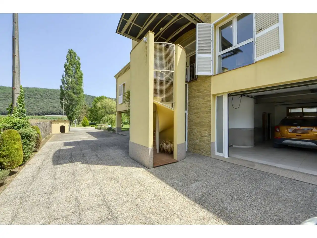 Vista exterior de Casa o chalet en venta en La Vall d'en Bas con Calefacción, Jardín privado y Parquet