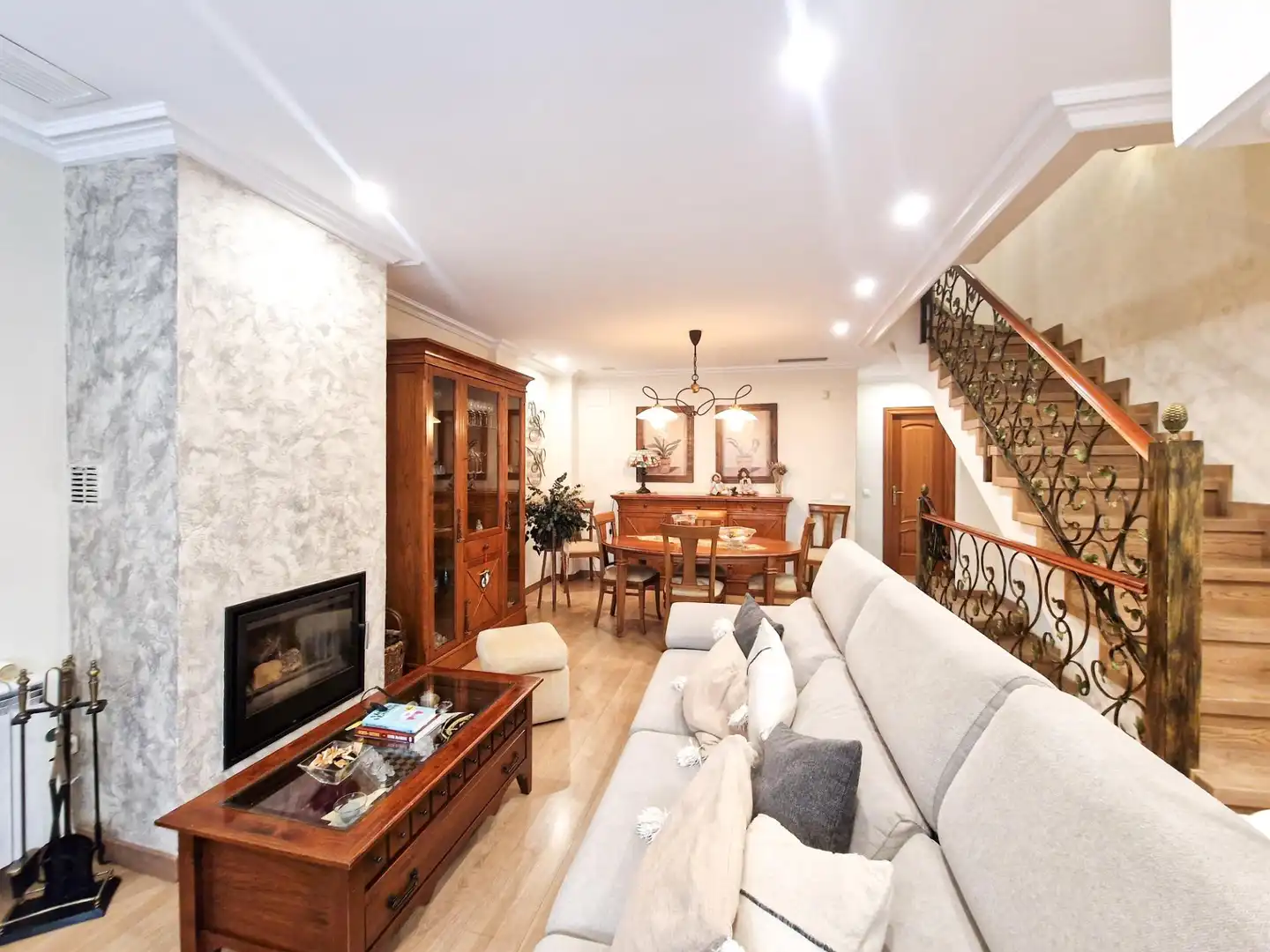 Living room of Houses for sale in Elche / Elx  with Air Conditioner, Heating and Private garden