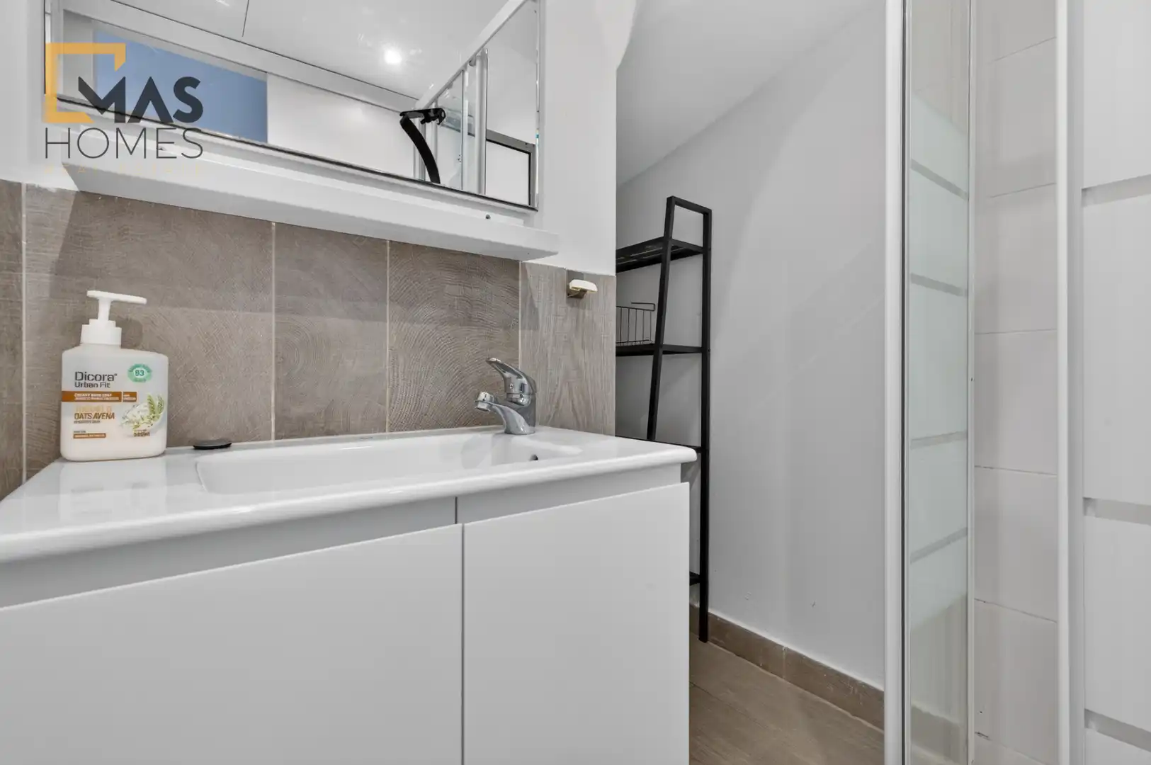 Bathroom of Buildings for sale in Ciutat Vella