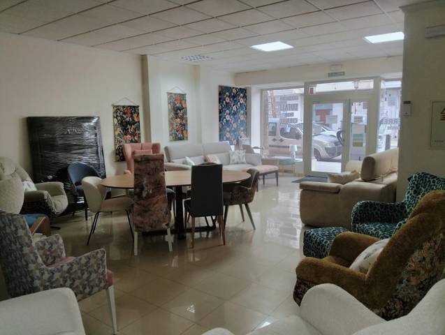 Local comercial en Venta en Calle de Doña Crisanta, 76 en Tomelloso