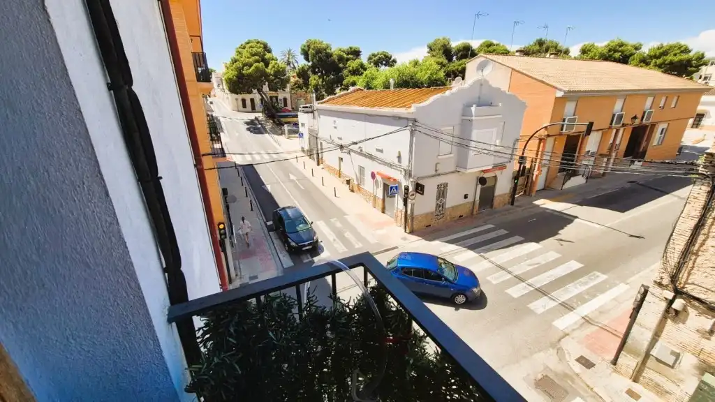 Vista exterior de Àtic en venda en Rocafort amb Aire condicionat, Traster i Moblat