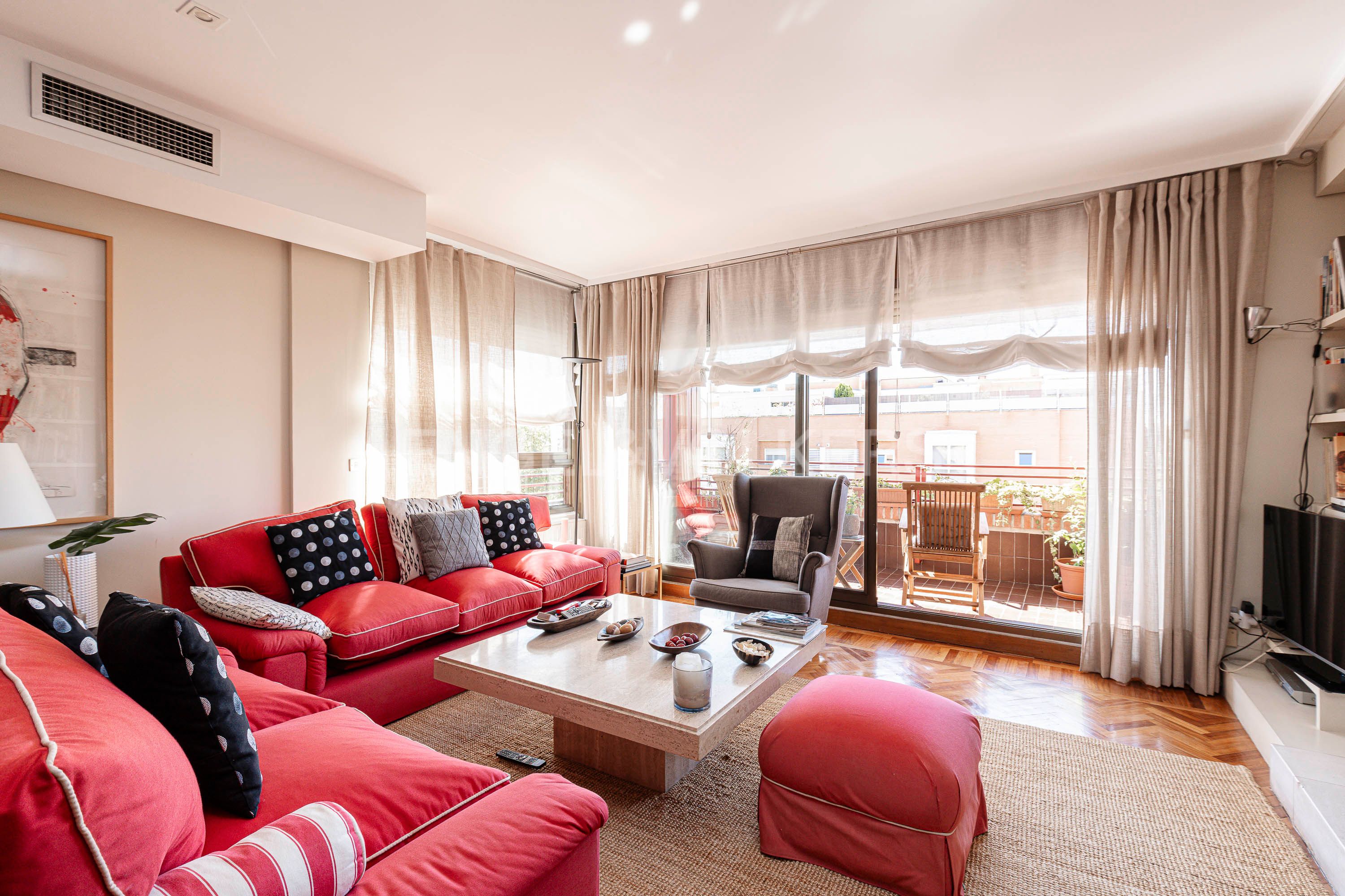 Sala de estar de Apartamento en venta en  Madrid Capital con Aire acondicionado, Calefacción y Terraza