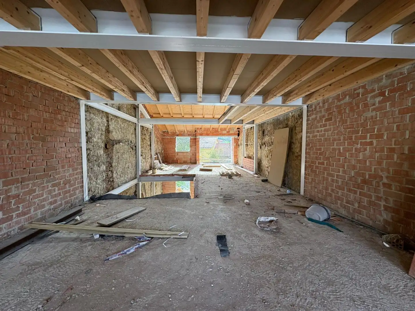 Einfamilien-Reihenhaus zum Verkauf in San Felices de Buelna mit Privatgarten und Balkon