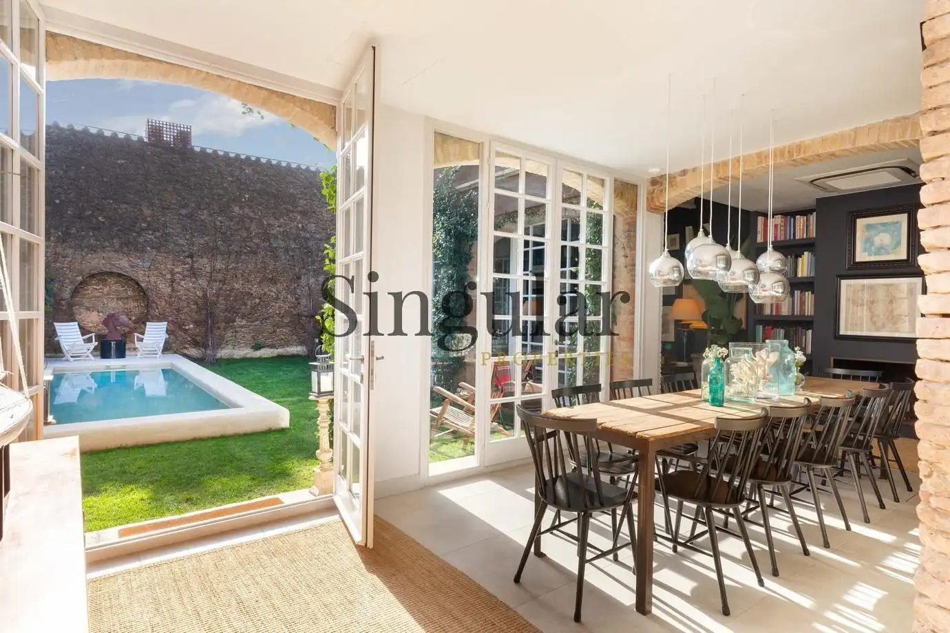 Esszimmer von Country house zum Verkauf in Corçà mit Klimaanlage, Heizung und Privatgarten