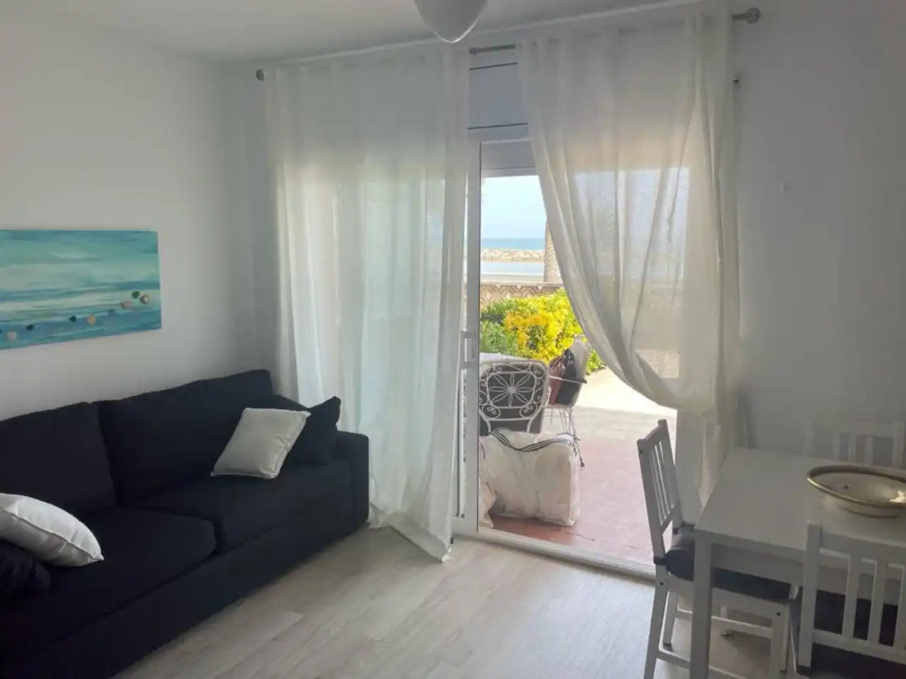 Living room of Flat for rent in Vilanova i la Geltrú  with Private garden, Terrace and Furnished