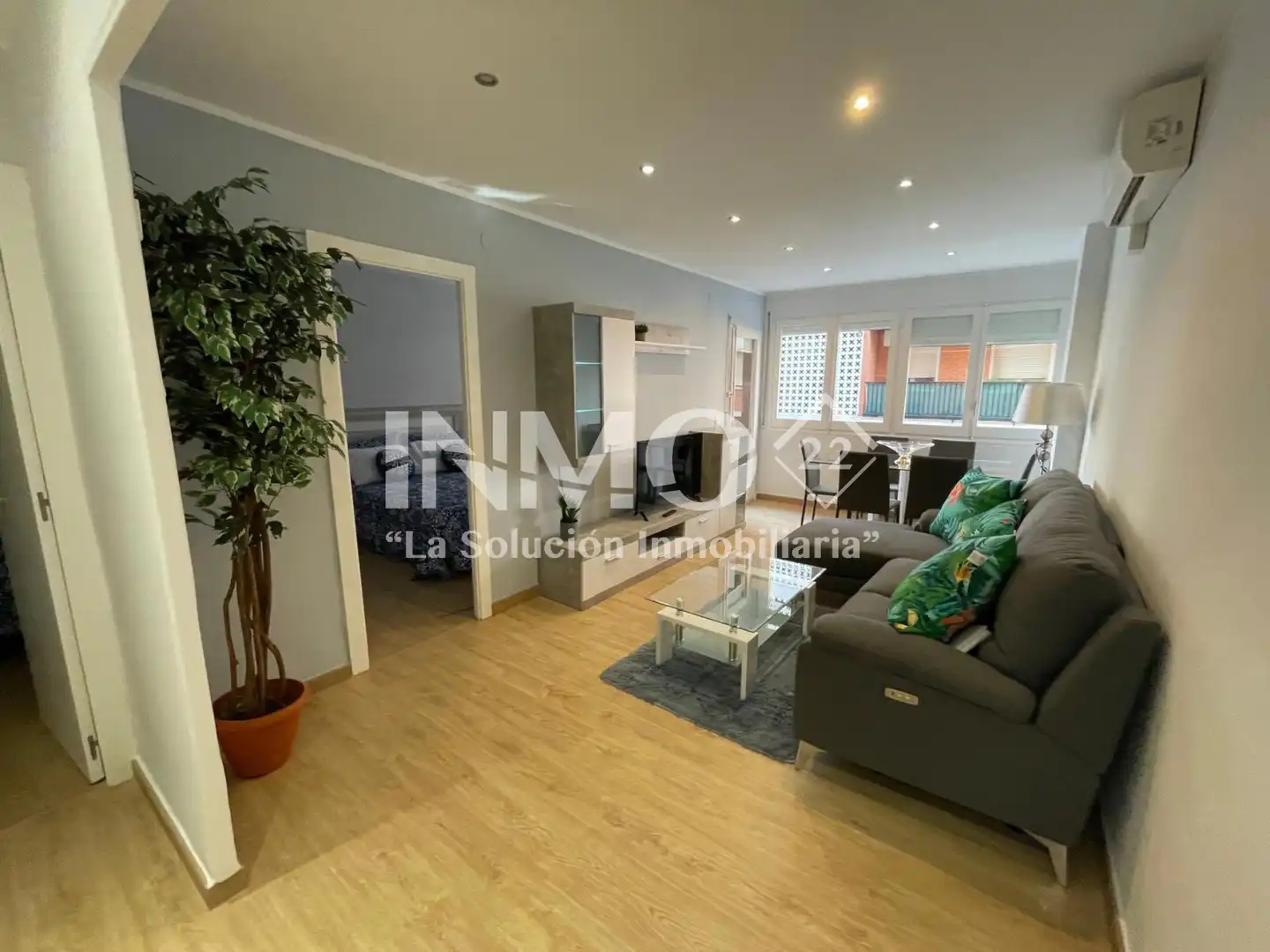 Sala d'estar de Apartament en venda en Cambrils amb Aire condicionat, Terrassa i Moblat
