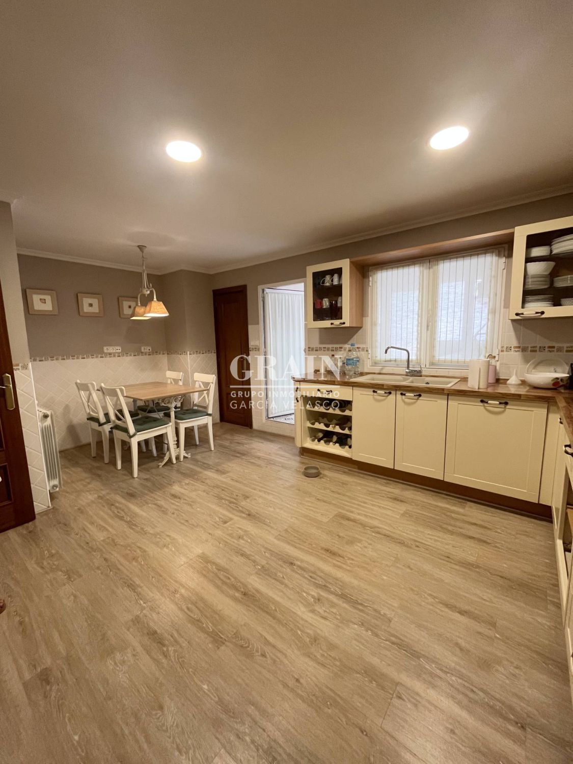 Kitchen of Flat for sale in  Albacete Capital  with Air Conditioner, Heating and Balcony