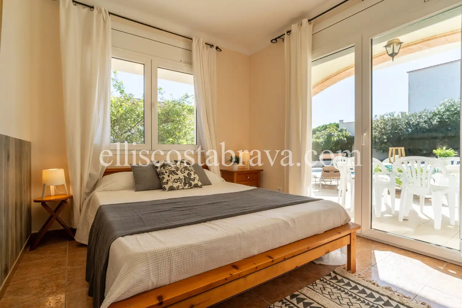 Casa con piscina en venta en Passatge Vall de Bianya, imagen 14