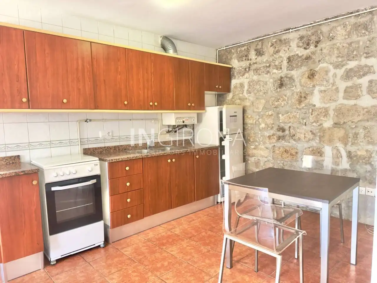 Cocina de Piso de alquiler en Girona con Calefacción, Amueblado y Balcón