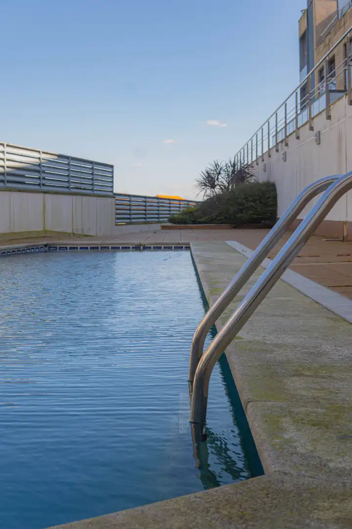 Piscina de Apartamento en venta en A Illa de Arousa  con Calefacción, Jardín privado y Parquet