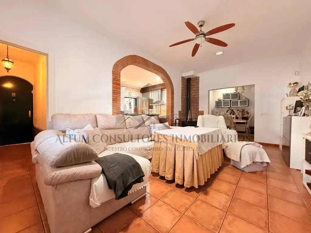 Sala d'estar de Casa o xalet en venda en Alcalá de Guadaira