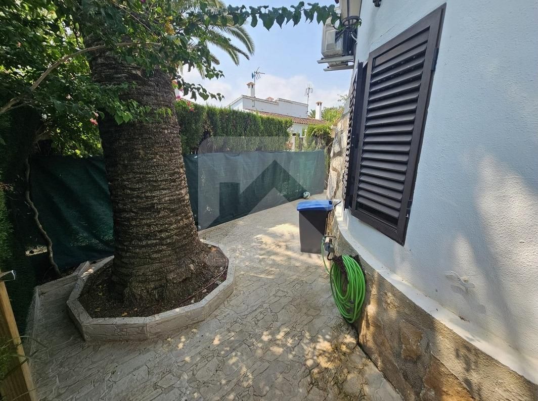 Vista exterior de Casa o xalet en venda en Dénia amb Aire condicionat, Calefacció i Piscina comunitària