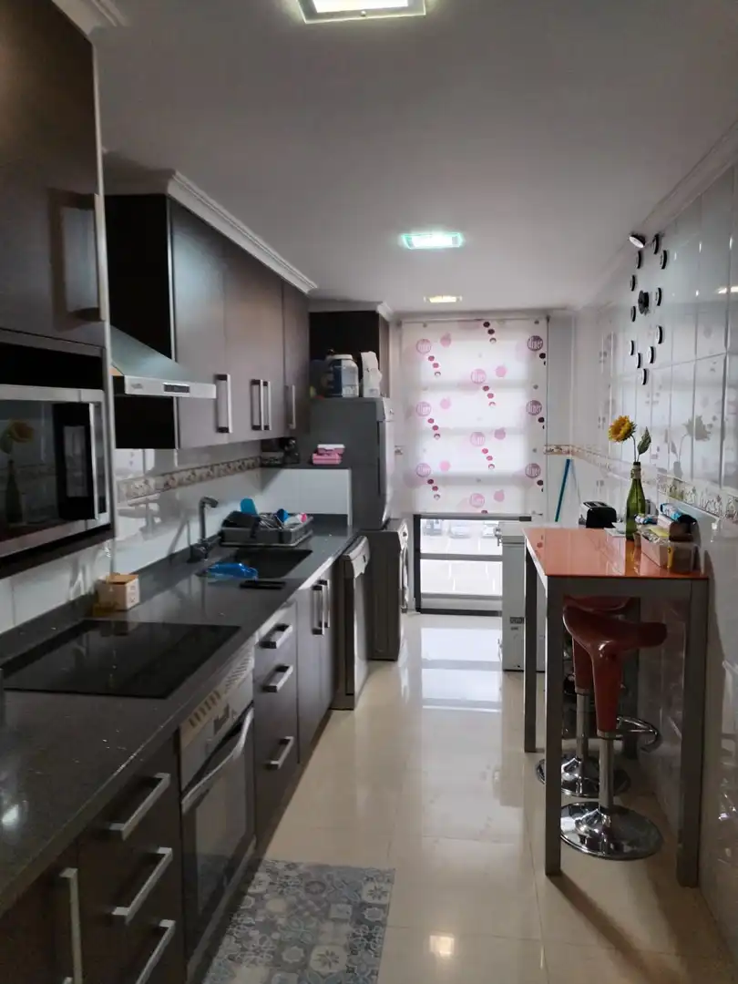 Küche von Wohnung zum Verkauf in Sueca mit Klimaanlage und Abstellraum