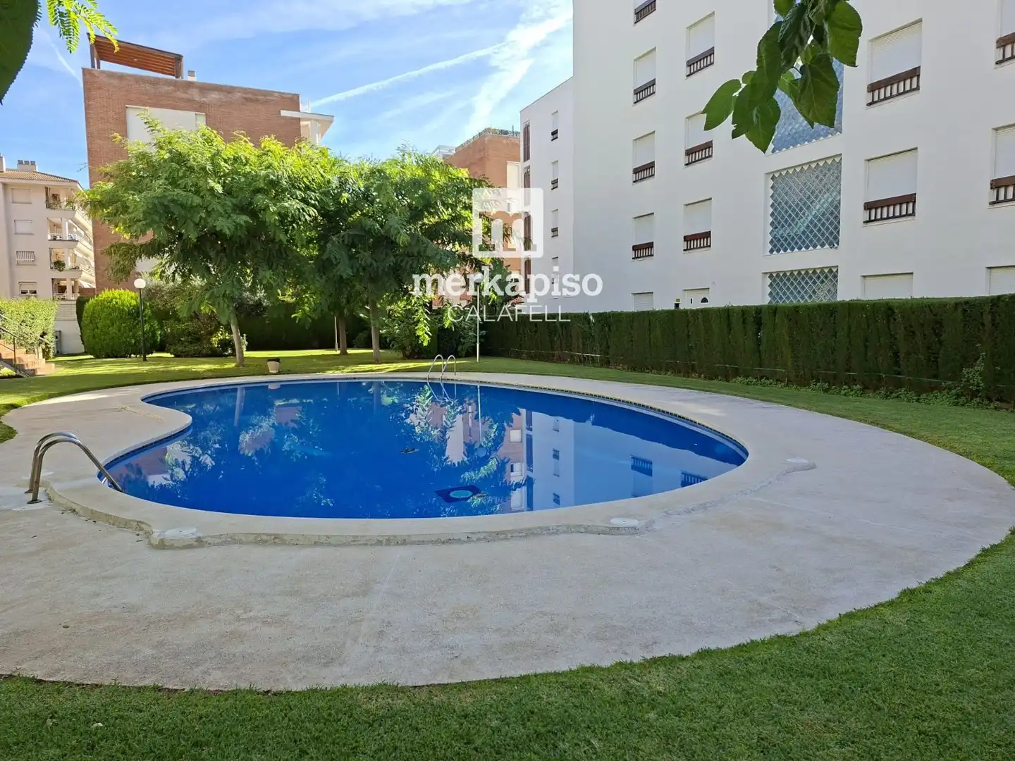Swimming pool of Flat for sale in L'Estany
