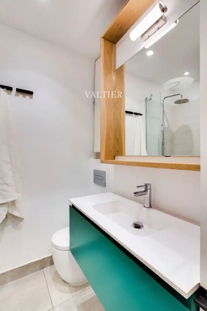 Bathroom of Flat for rent in Madrid  with Air Conditioner, Heating and Furnished