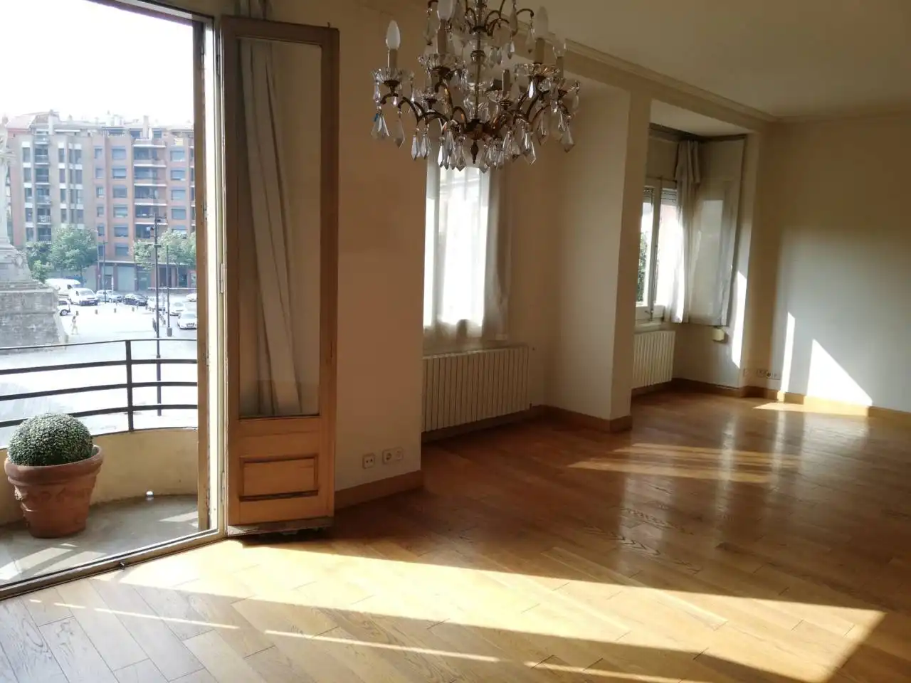 Wohnzimmer von Wohnung zur Miete in Girona mit Klimaanlage, Heizung und Parkett