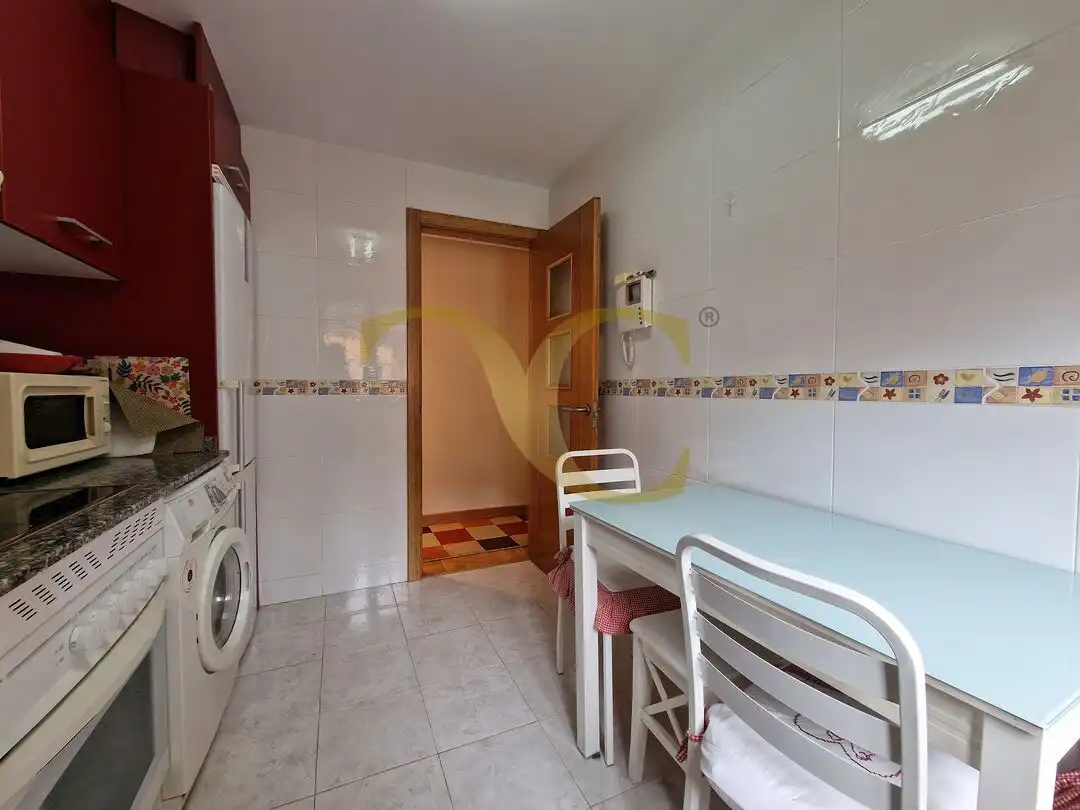 Cocina de Piso en venta en Llanes con Calefacción, Terraza y Amueblado