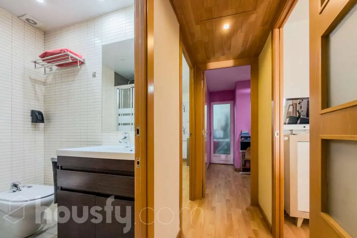 Flat for sale in Barcelona  with Air Conditioner, Parquet flooring and Terrace