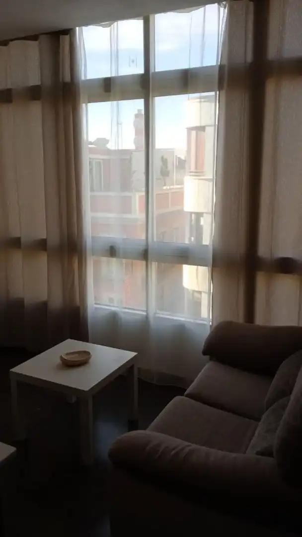 Dormitori de Apartament de lloguer en Sevilla amb Aire condicionat i Moblat