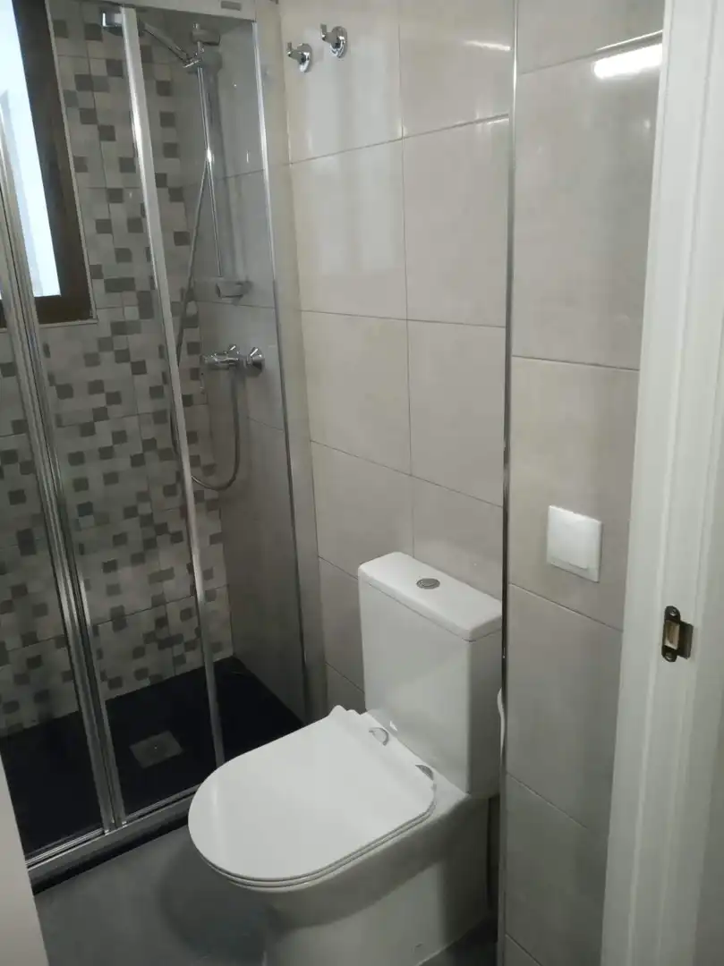 Baño de Piso de alquiler en Córdoba con Aire acondicionado y Calefacción