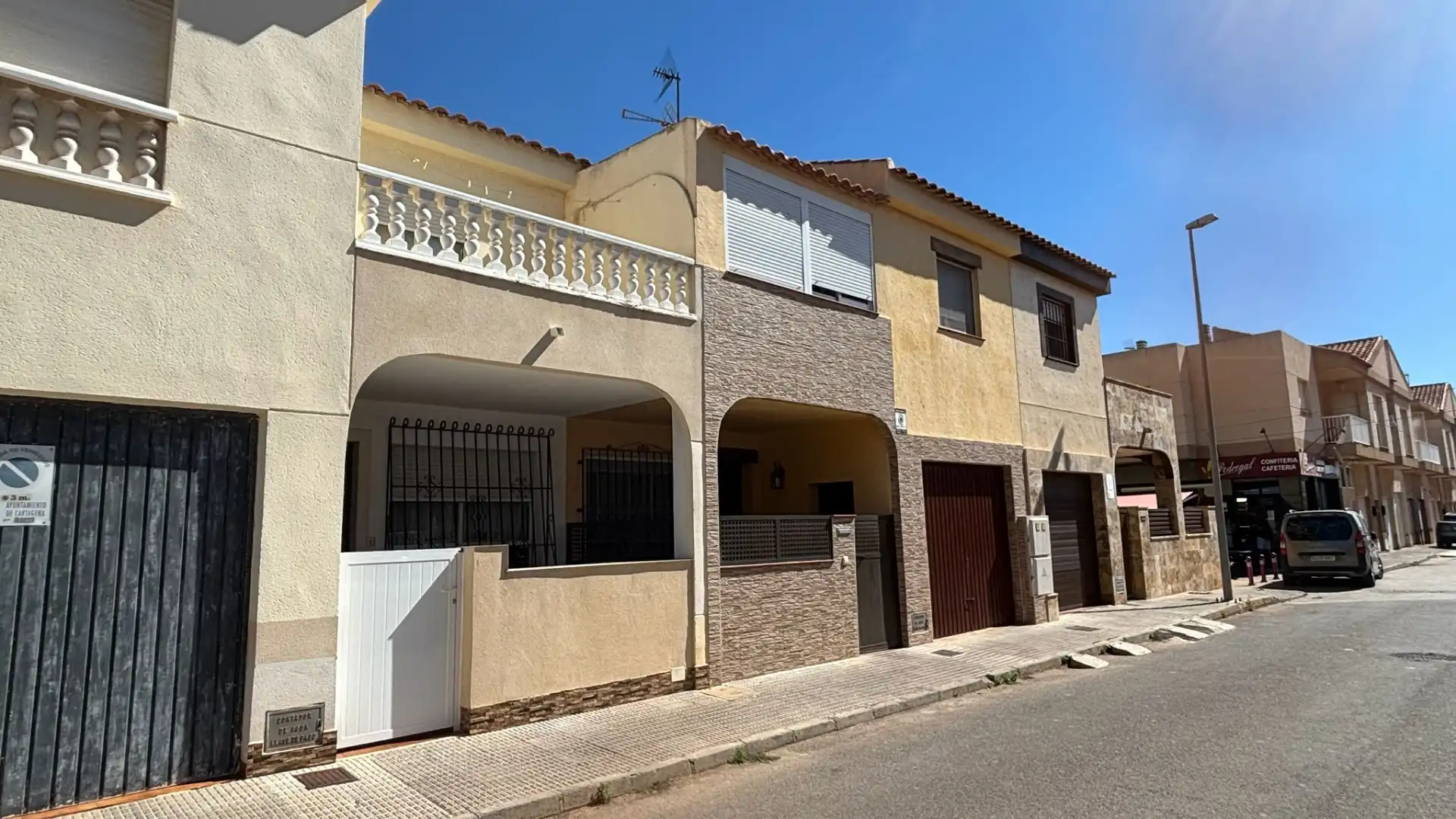 Vista exterior de Casa adosada en venta en Cartagena con Aire acondicionado, Terraza y Amueblado