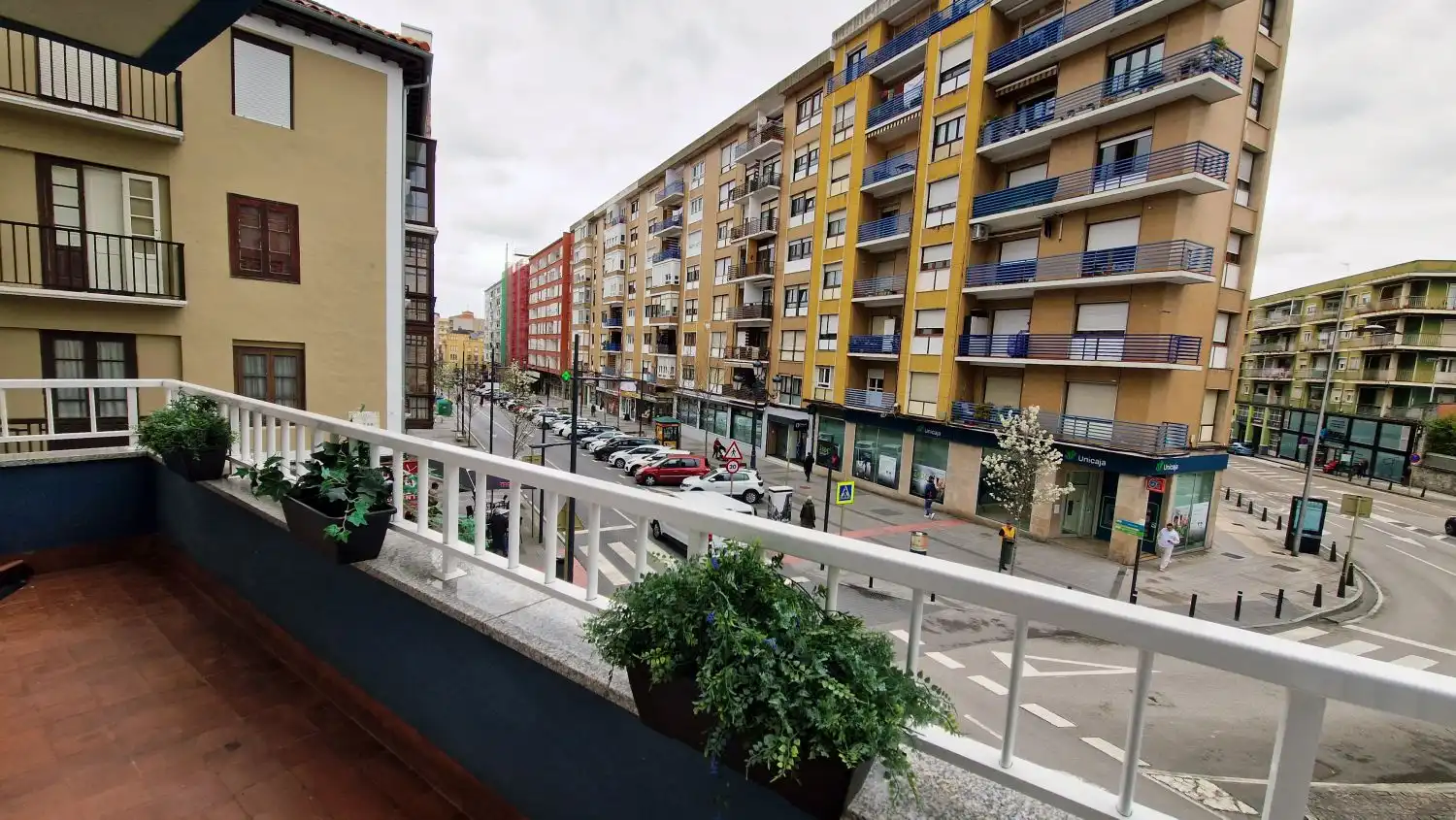 Vista exterior de Pis en venda en Torrelavega  amb Calefacció i Terrassa