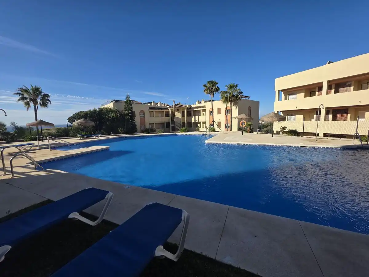 Schwimmbecken von Wohnungen zum Verkauf in Mijas mit Klimaanlage, Heizung und Terrasse