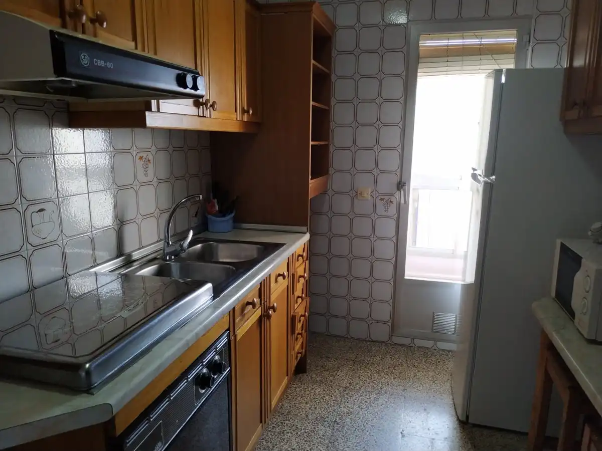 Cocina de Piso de alquiler en Plasencia con Terraza, Amueblado y Balcón