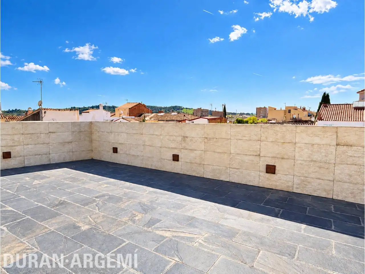 Terrassa de Casa o xalet en venda en Terrassa amb Aire condicionat, Calefacció i Jardí privat