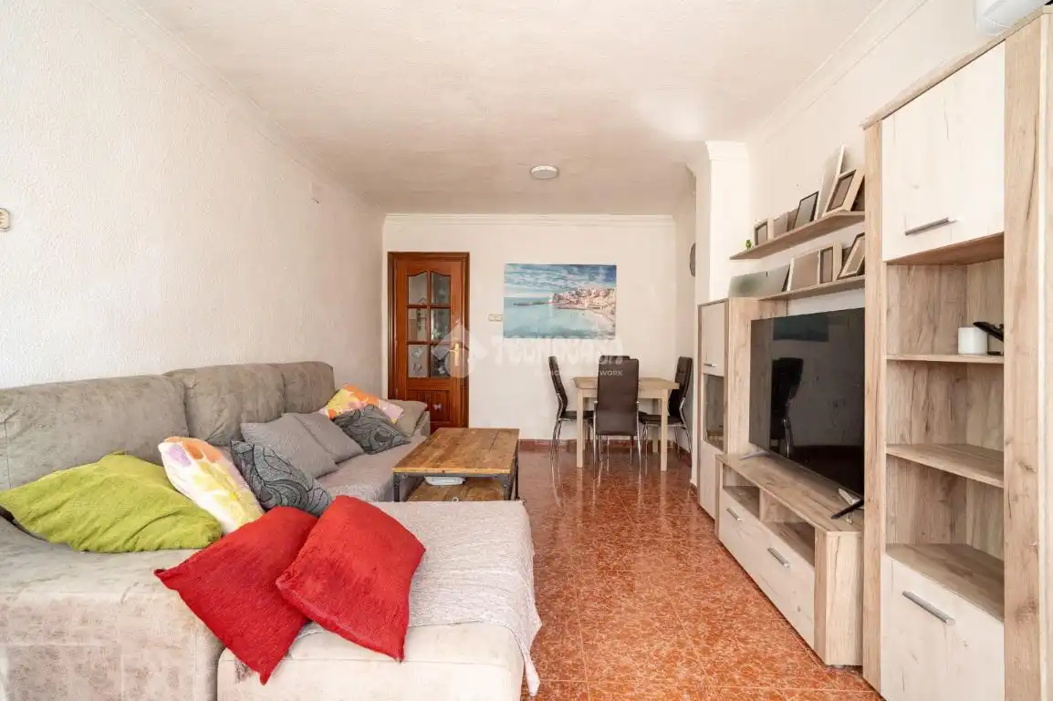 Living room of Flat for sale in Granada  with Air Conditioner, Heating and Terrace