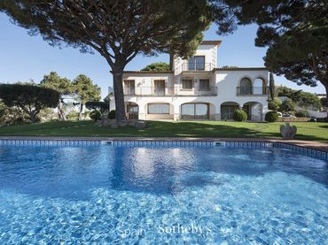 Maison avec piscine à vendre à Volta de l´Ametller