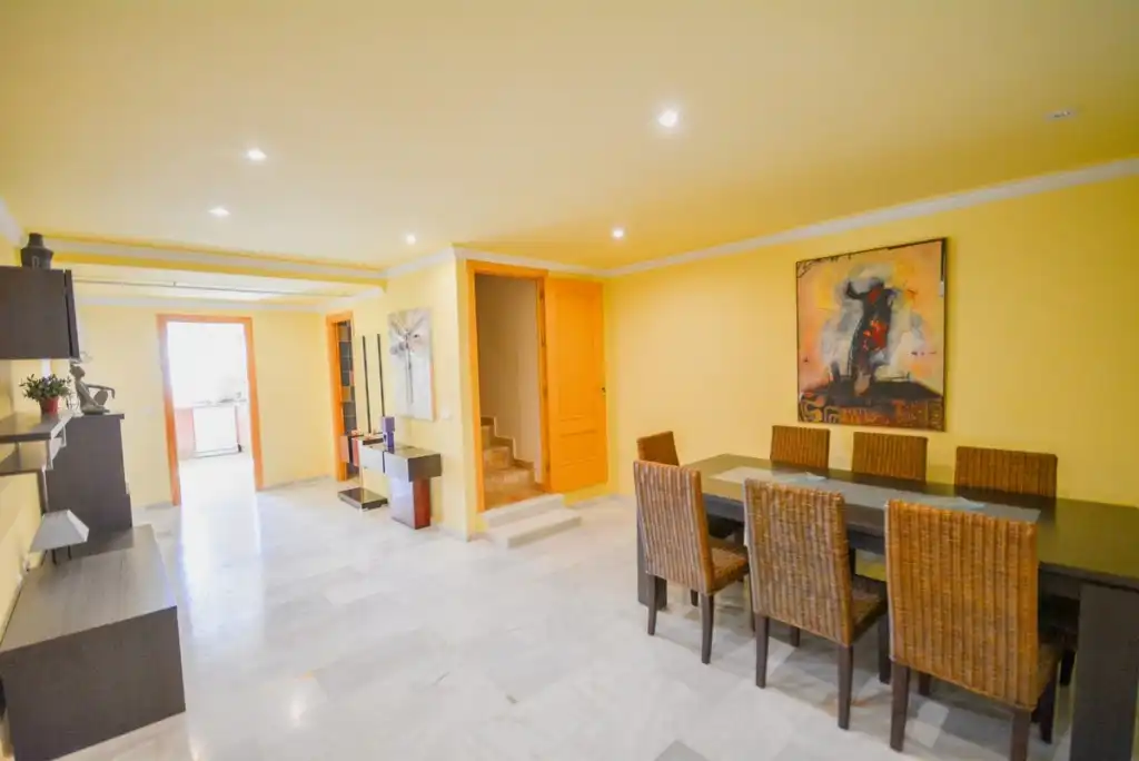 Houses for sale in Benalmádena  with Air Conditioner, Private garden and Terrace