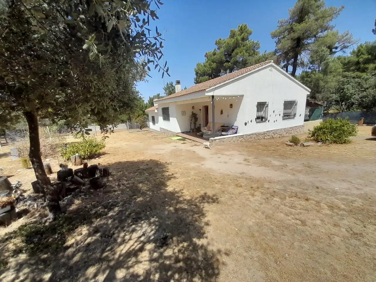 Vista exterior de Casa o xalet en venda en Marugán amb Calefacció i Jardí privat