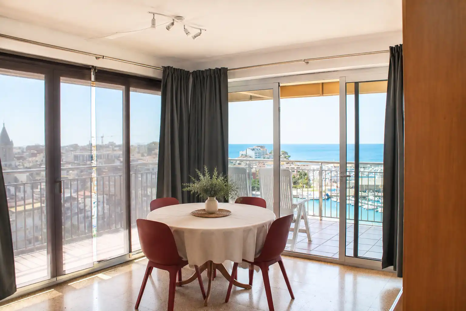 Esszimmer von Wohnungen zur Miete in Palamós mit Klimaanlage, Terrasse und Möbliert