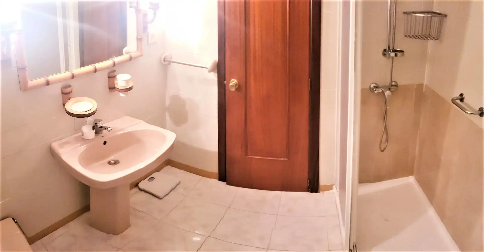 Baño de Piso de alquiler en Cáceres con Calefacción, Terraza y Amueblado
