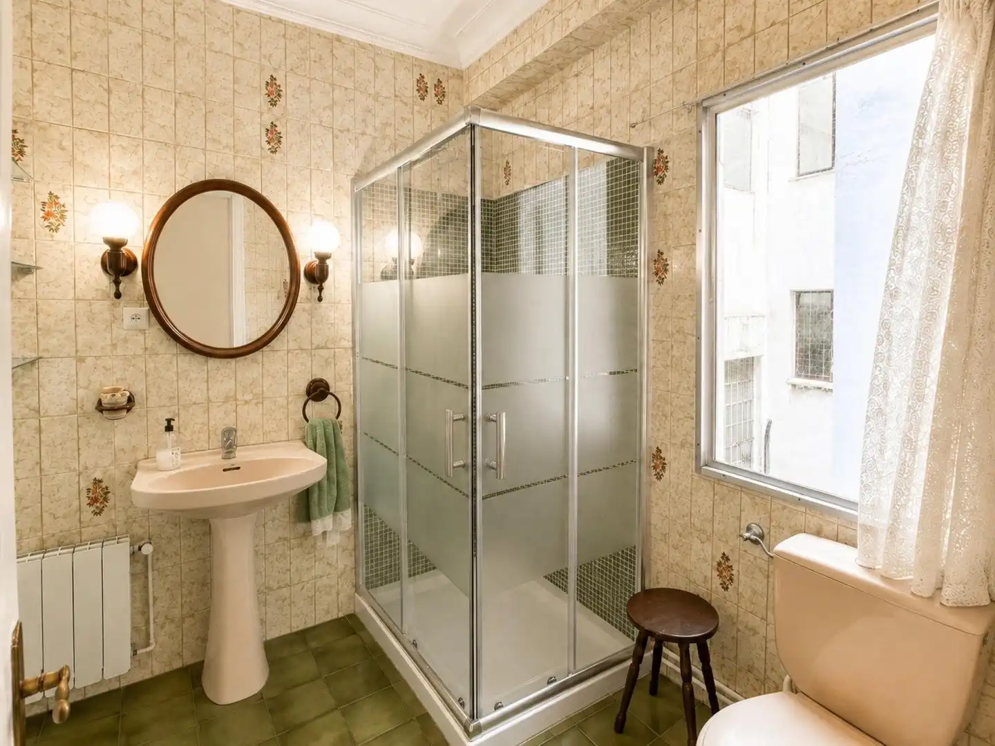 Baño de Piso en venta en Santander con Calefacción, Terraza y Amueblado