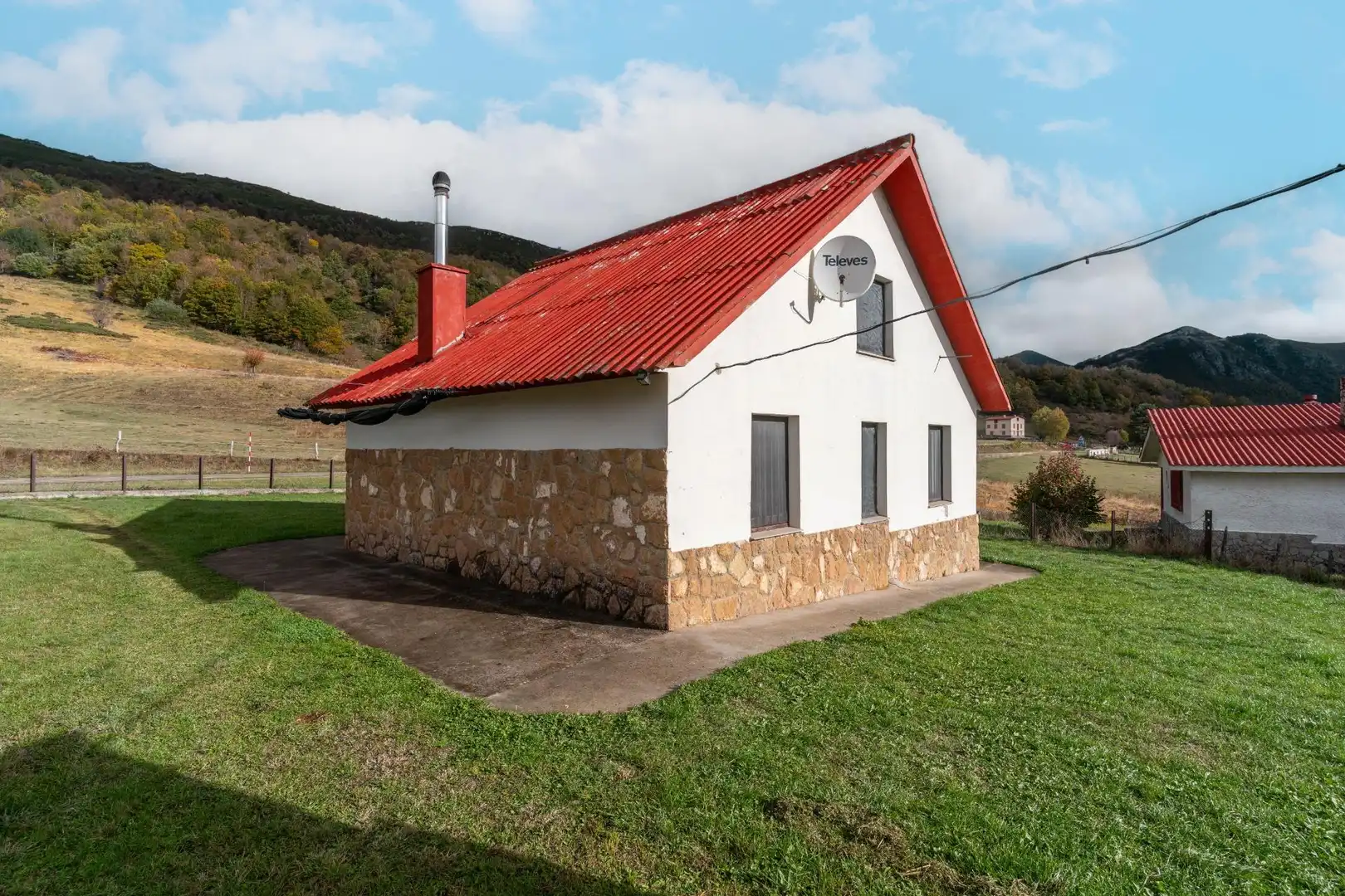 Vista exterior de Casa o chalet en venta en Burón con Jardín privado y Amueblado