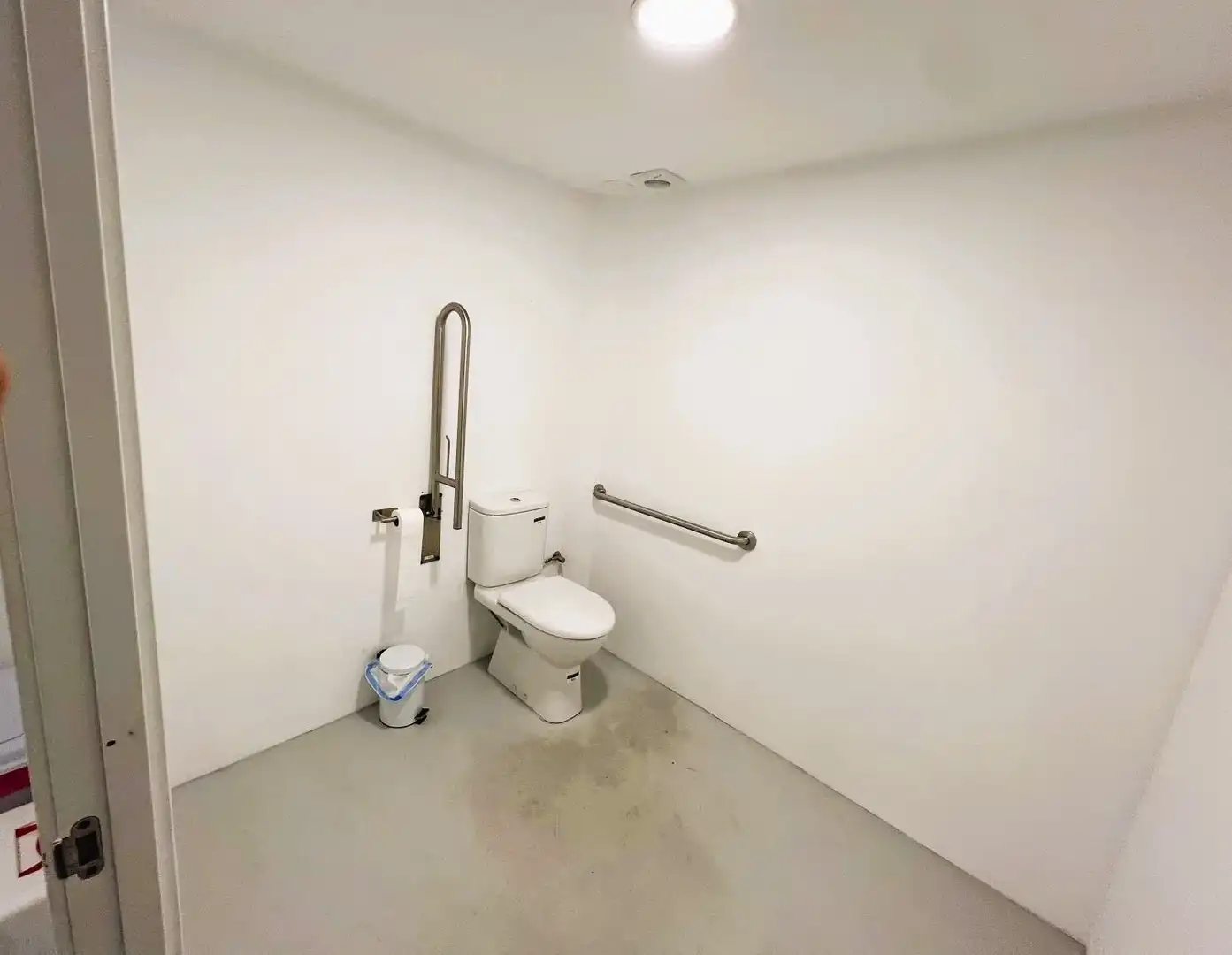 Baño de Local en venta en Barcelona